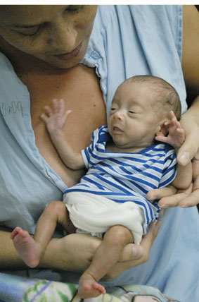 Sobrevive niño prematuro en hospital de Morón